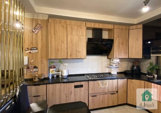 شقه مفروشه فرش جيد في الجبيهه قريبه من جامعة الأميره سميه للايجار 