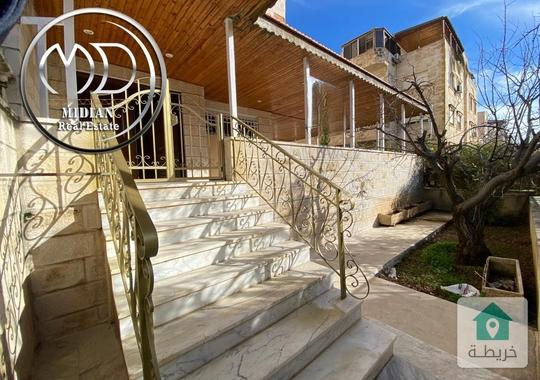 شقة ارضية للبيع خلدا مساحة 195م مع ترس و حديقة 250م تشطيبات ديكورات سوبر ديلوكس بسعر مميز 