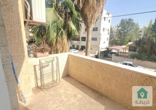 شق طابقية للبيع في الرابية خلف مطعم السروات قرب شارع المدينة المنورة وشارع 