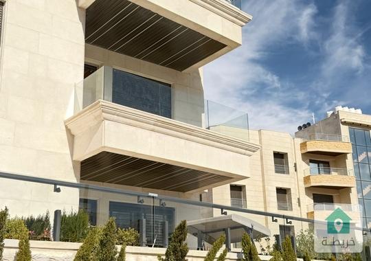 شقه بتشطيبات Luxury للبيع في دير غبار قرب ممشى دير غبار. 