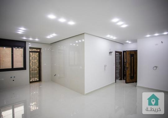 شقة فاخرة للبيع  مساحة 185م   بسعر ما صار  فقط 69 الف كاش او اقساط  جديدة  تشطيب فاخر جدااا  في اجمل