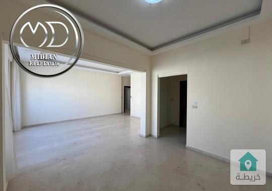 شقة فارغة للايجار دير غبار مساحة 200م طابق ثالث سوبر ديلوكس اطلالة جميلة  