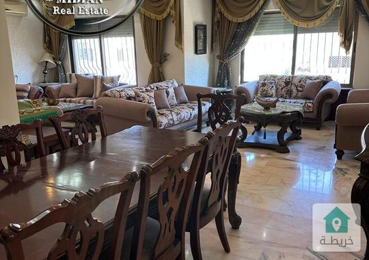 شقة مفروشة للايجار ام السماق مساحة 210م طابق ثاني تشطيبات وفرش فاخر اطلالة جميلة بسعر مميز  