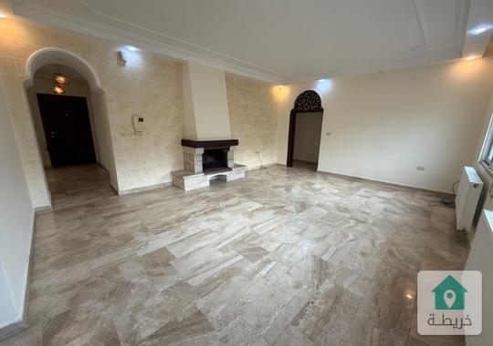 شقه فارغه للايجار في منطقه الكرسي مساحه 190 متر
