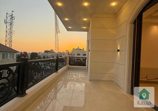 شقة طابق أخير مع روف جديدة  للبيع في  أجمل مواقع تلاع العلي 