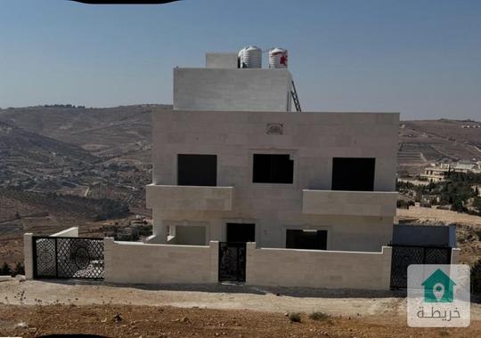 فيلا مميزة للبيع بناء عظم 
