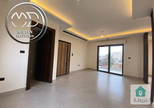 شقة طابقية فارغة للايجار ضاحية الامير راشد مساحة 160م طابق ثاني تشطيبات ديكورات فاخرة جديدة لم تسكن