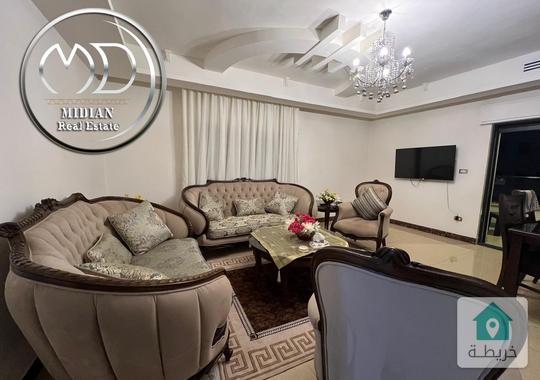 شقة مفروشة للايجار ام السماق مساحة 130م طابق ثاني تشطيبات فرش سوبر ديلوكس اطلالة جميلة  