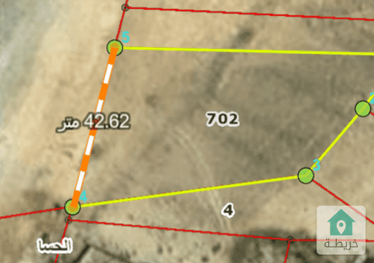 ارض على الطريق الصحراوي في منطقة الحسا