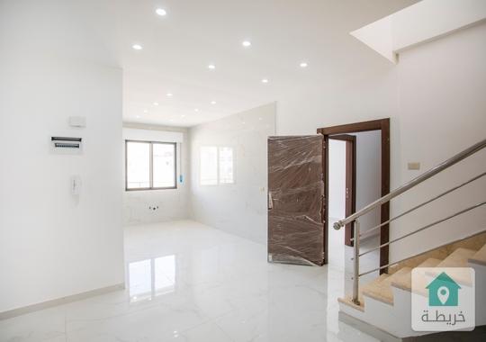 لقطة  و بسعر  مغري جدااا  فقط 65 الف كاش   تملك شقة مميزة في اجمل مناطق ابو علندا  طابق ثالث مع روف