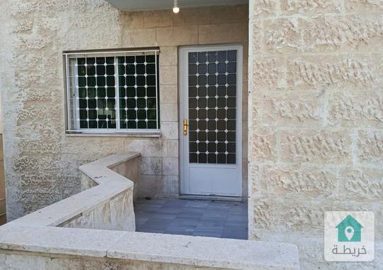 إعلان شقة أرضية للبيع في مرج الحمام قرب القرية الملكية