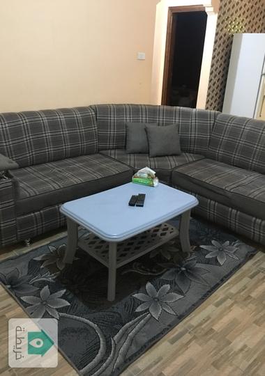 شقة استديو مفروشة للاستثمار او للسكن للبيع في اربد شارع الجامعة شبه جديدة 