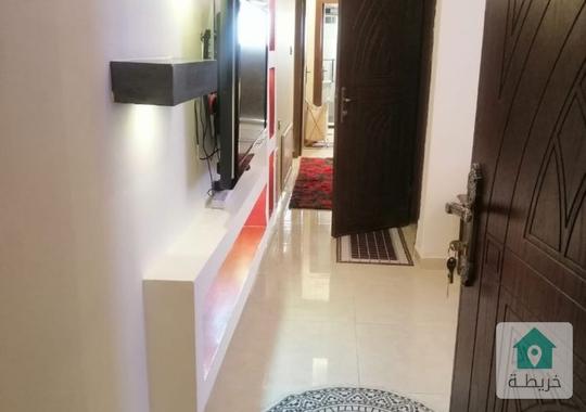 شقه مفروشه فرش جيد في الجبيهه قريبه من جامعه الاميره سميه والتعليم العالي للايجار 