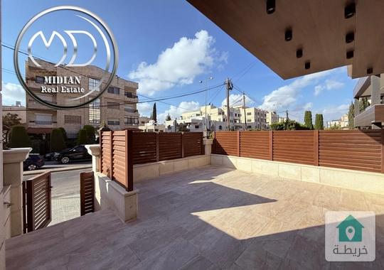 شقة ارضية للبيع دير غبار مساحة 200م مع ترس 35م تشطيبات ديكورات سوبر ديلوكس جديدة لم تسكن  