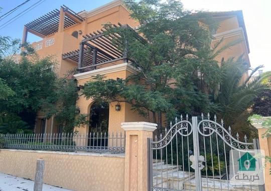 فيلا مستقلة بتصميم رائع  للبيع في دابوق 