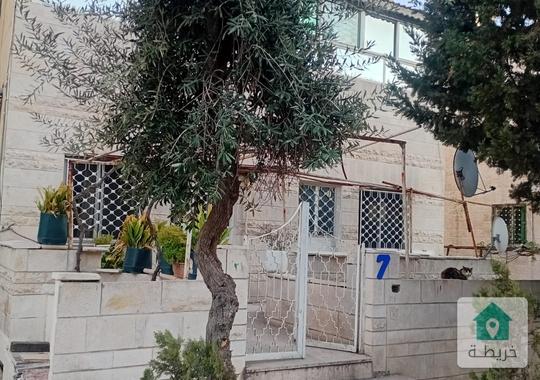 بيت مستقل للبيع في المقابلين   