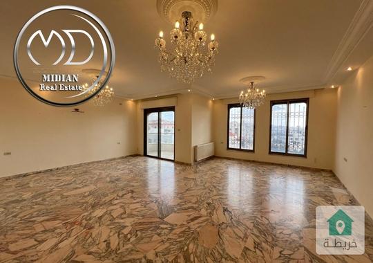 شقق فارغة للايجار الكرسي مساحة 220م تشطيبات سوبر ديلوكس اطلالة جميلة بسعر مميز 