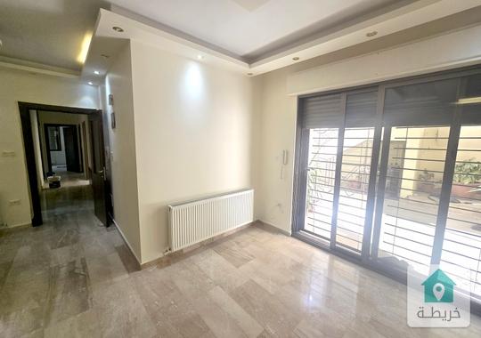 الرابيه شقه شبه ارضي للإيجار الفارغ 3 نوم مع تراس و مدخل خاص