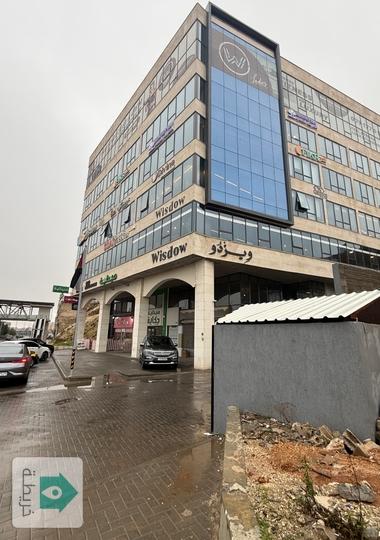 مكتب للإيجار  شارع الملكة رانيا  عمان يوجد مساحات مختلفة