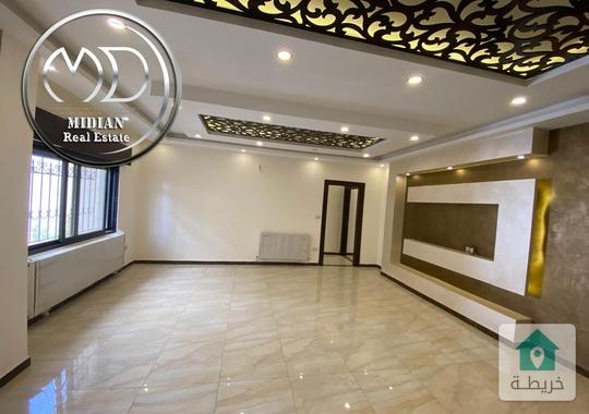 شقة شبه ارضي جديدة للبيع طريق المطار مساحة 175م مع ترس و حديقة 100م إمكانية الأقساط بسعر مميز جدا