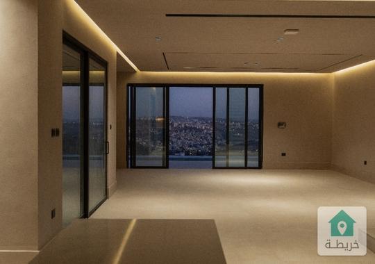 فيلا متلاصقه شبه مستقله في أرقى مناطق دابوق داخل كمباوند 