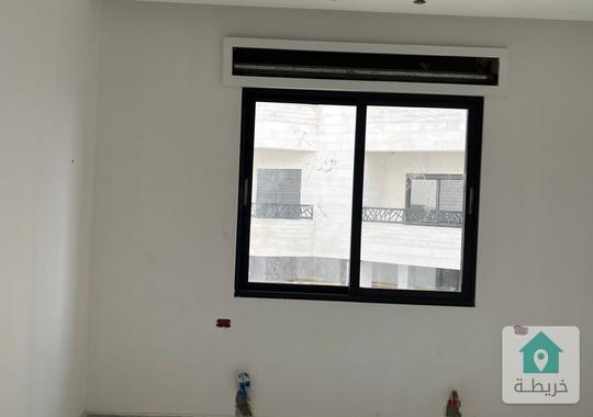 شقة للبيع في خريبة خليفة خلف المدارس العالمية مساحة الشقة 125 متر  130 متر 