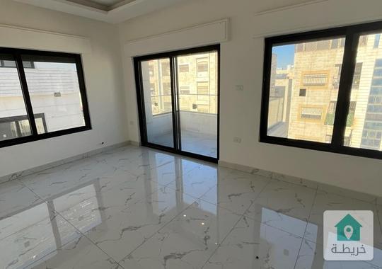 ثالث مع روف دوبلكس في الياسمين تشطيب فخم و منطقة راقية 