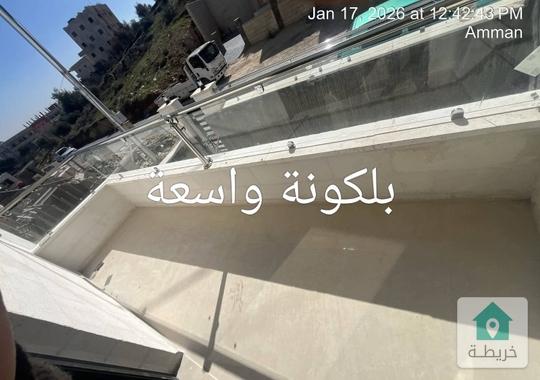 شقة طابق اول١٤٧م في البنيات ٧٠الف قابل للتفاوض قرب شارع المطار 