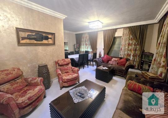 الرابيه شقة للبيع طابق ثاني مساحة 180 متر اتجاه جنوبي 