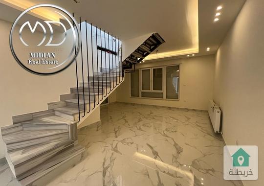 شقة دوبلكس جديدة للبيع خلدا طابق أخير مع روف مساحة 210م مع تراسات اطلالة رائعة بسعر مميز