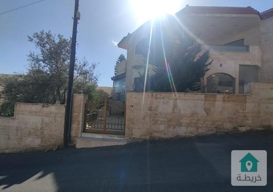 فيلا للبيع في طبربور حي الشهيد مقابل صالة الليالي للافراح