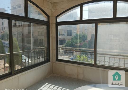 شقة طابقية للبيع في أجمل مواقع أم أذينة 