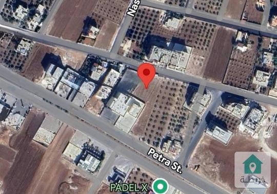 قطعة ارض بمساحة 901 متر للبيع في حواره / شارع البترا 