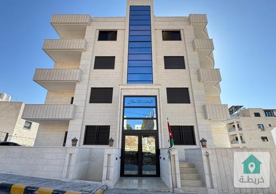 امتلك شقة العمر في ارقى مناطق عمان البنيات بجانب مدارس الحصاد تبعد عن شارع المطار  مسافة اقل من 3دقا