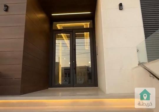 شقة ارضية جديدة مميزة بتشطيبات فاخرة للبيع في عبدون قرب السفارة البرازيلية 