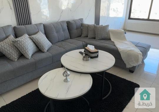 شقة مفروشة فاخرة للايجار الدوار السابع قرب السيفوي مساحة 100م طابق ثالث تشطيبات وديكورات فندقية 