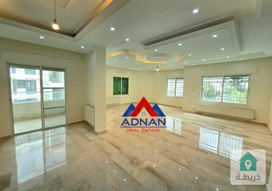 ضاحية الأمير راشد شقه طابقية فخمة للإيجار  السنوي مع بلكونه واسعة