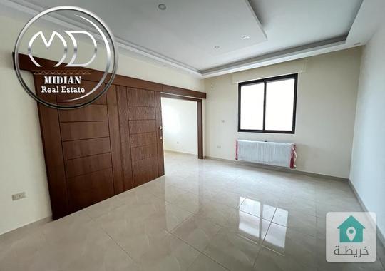 شقق شبه ارضي جديدة فارغة للايجار عبدون مساحة 170م مع تراسات و حدائق تشطيبات وديكورات سوبر ديلوكس