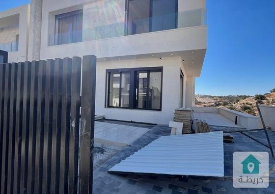 فيلا لقطة في دابوق من المالك بدون عمولات ب 820 الف 
