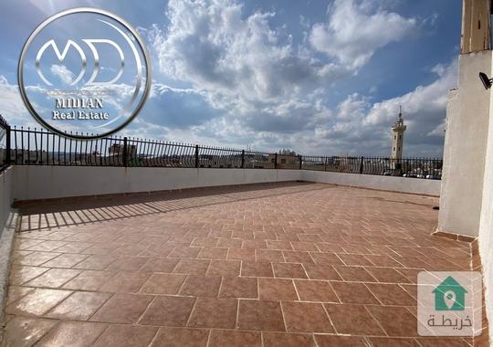 شقة فارغة للايجار طابق أخير مع روف خلدا مساحة 300م مع تراسات اطلالة رائعة بسعر مميز جدا