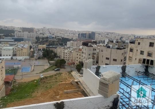 شقة طابق اخير مع روف باطلالة بانوراما في تلاع العلي 