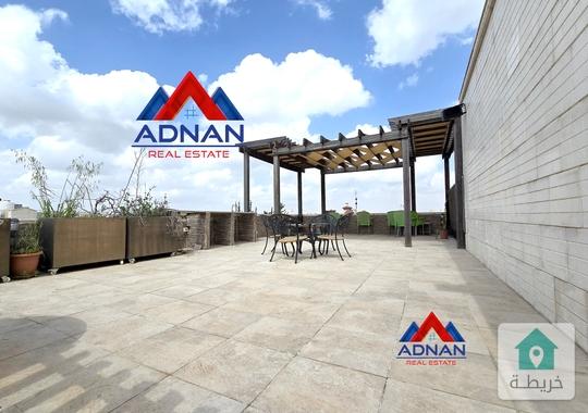 ارقى مناطق ام السماق شقه طابق اخير مع رووف مميزه للايجار السنوي