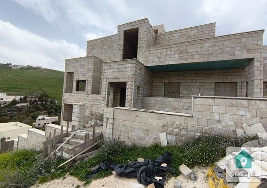 فرصة مميزة عمارة سكنية ترخيص ڤيلا قيد الانشاء للبيع في السرو