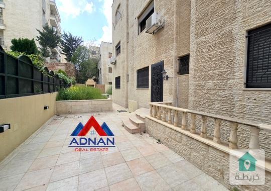 الرابيه شقة أرضية مفروشة للإيجار السنوي مع حديقة كبيرة و مدخل وكراج خاص 