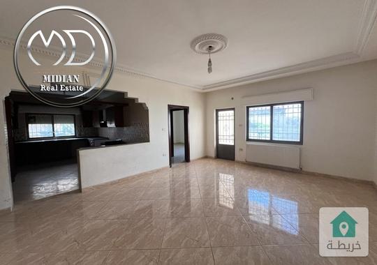 شقة شبه أرضي فارغة للايجار الرابية مساحة 170م مع ترس تشطيبات سوبر ديلوكس بسعر مميز