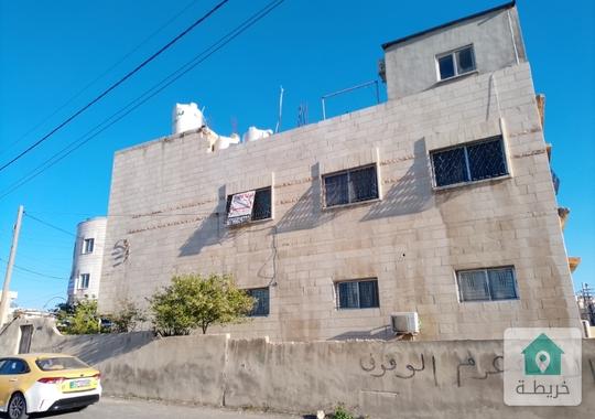 عمارة تجاري ثلاث طوابق تقع على ثلاث شوارع و من ضمن شارع رئيسي مخدوم و حيوي في ماركا الجنوبيه