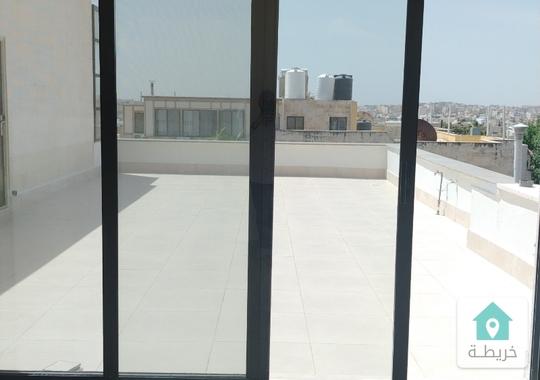 شقة مميزة للبيع ثالث مع رووف الصويفية 