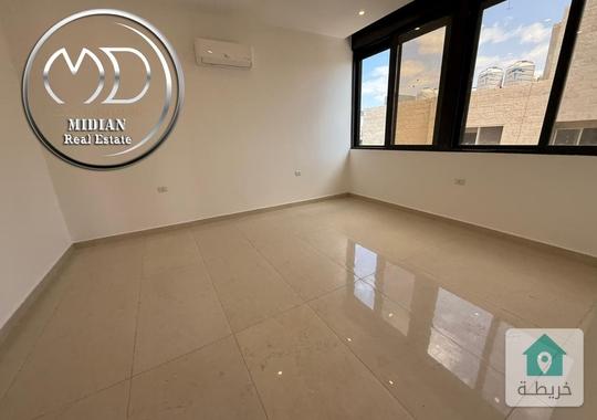 رووف فارغ للايجار عبدون مساحة 190م مع تراسات تشطيبات سوبر ديلوكس اطلالة جميلة جديد لم يسكن