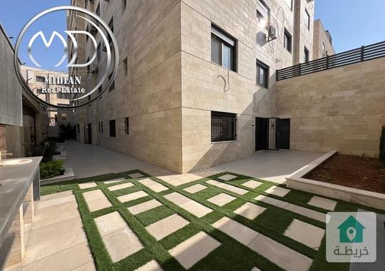 شقق أرضي وشبه أرضي للبيع حي الصحابة مساحات 240م مع تراسات و حدائق تشطيبات عصرية فاخرة جديدة لم تسكن