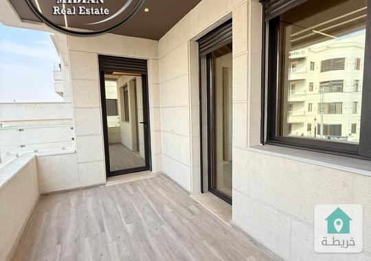 شقق جديدة للبيع حي الصحابة مساحات 220م  240م تشطيبات ديكورات عصرية فاخرة اطلالة جميلة بأسعار مميزة 